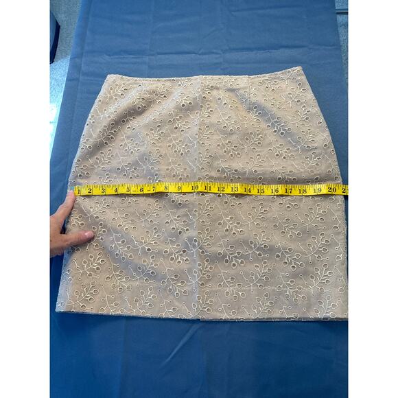 Jones New York Collection Sheer Die Cut Overlay Lined Pencil Skirt Size 12 Tan - Picture 6 of 7